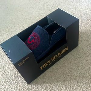 NEW !! True religion slippers
